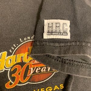 hard rock cafe las vegas world tour t shirt 🎸 30 year anniversary size XS 🤘🗿